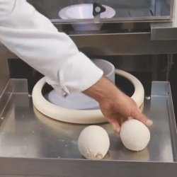 Porcionadora Boleadora de 50 a 300 gr de masa para pizzería y panadería. Hidratación hasta el 55-60%