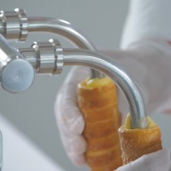 Inyectora dosificadora llenadora de engranajes eléctrica para pastelería y gastronomia con tolva 8,5 L