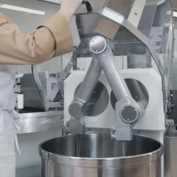 Amasadora de brazos industrial Conti 70 Kg con variador de velocidad y panel táctil